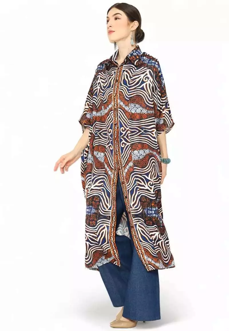 Kanzi Collection Exclusive Collared Kaftan Batik Pattern