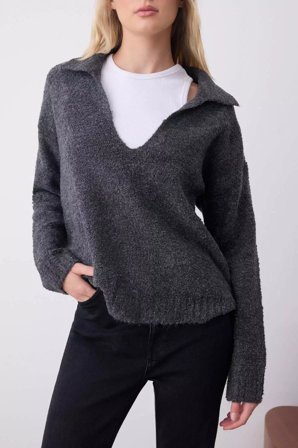 Anthracite Soft Texture V-Neck Wide Pattern Knitwear Sweater