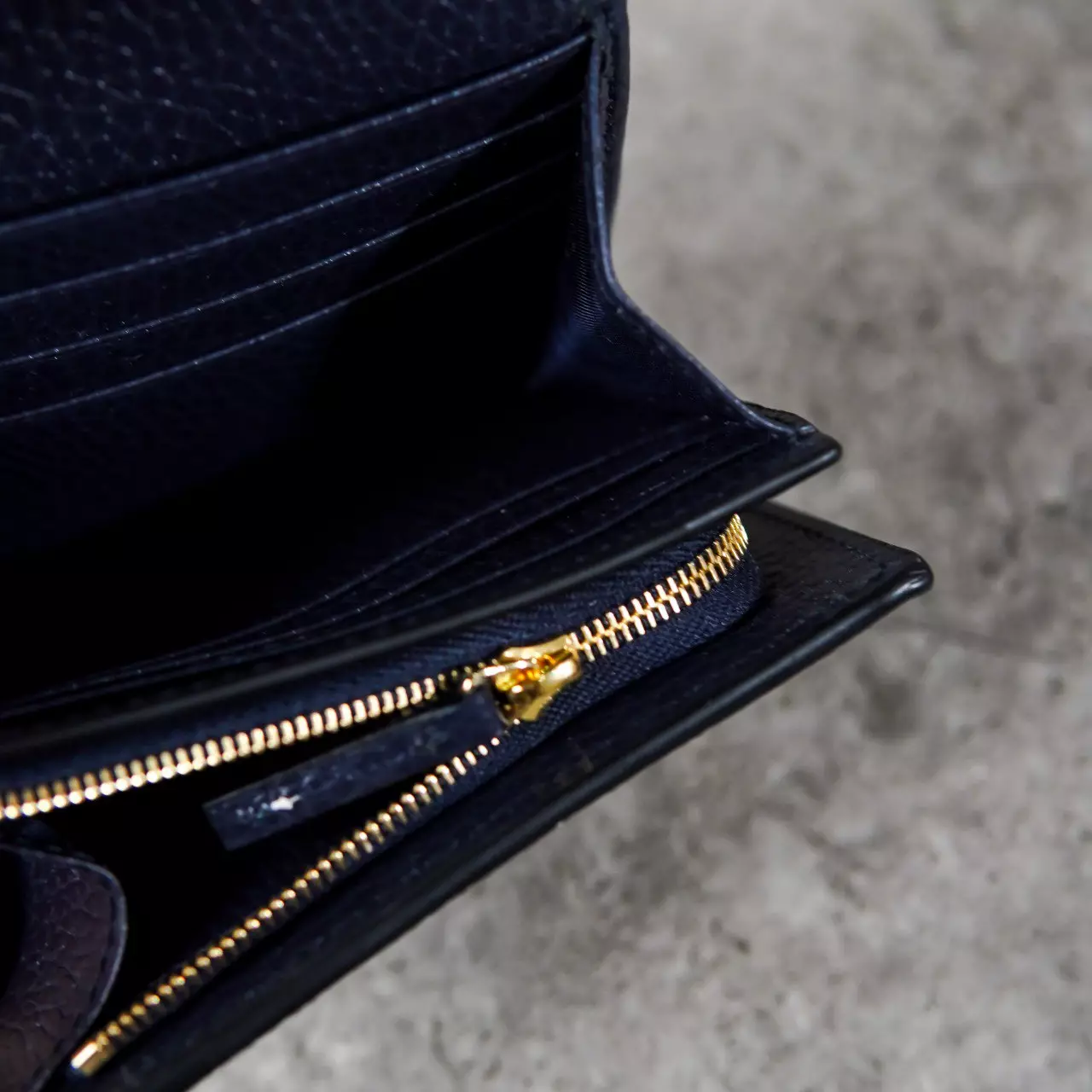 Dompet GUCCI GG GHW MONOGRAM BEIGE NAVY FALP BIFOLD WALLET 100% ORIGINAL