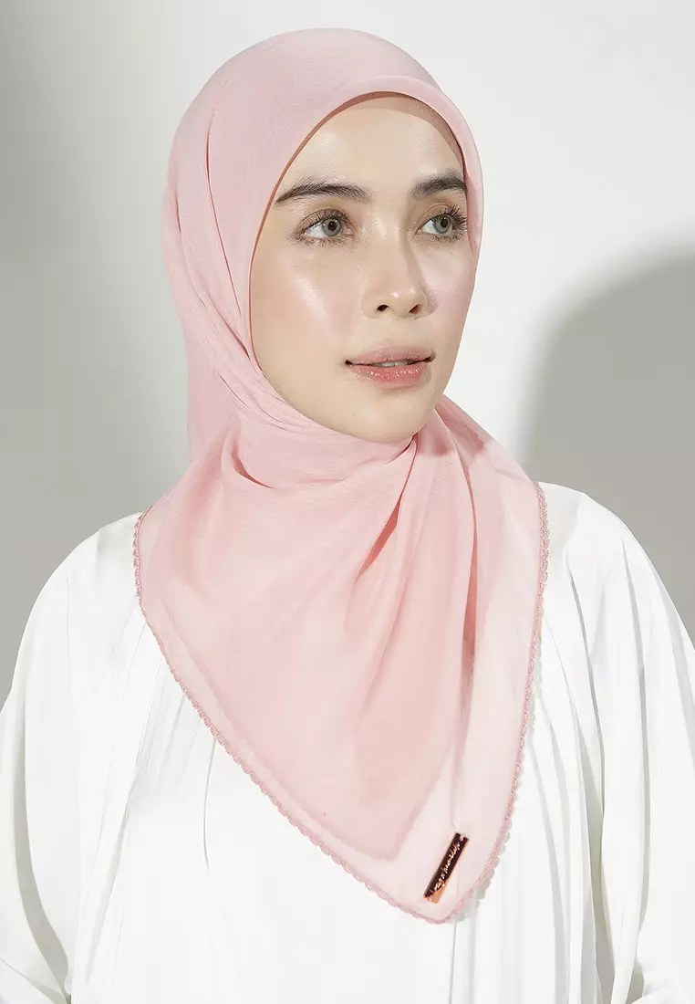 Paris Embroidery Signature Square (Lozy X Hamidah) Candy Pink