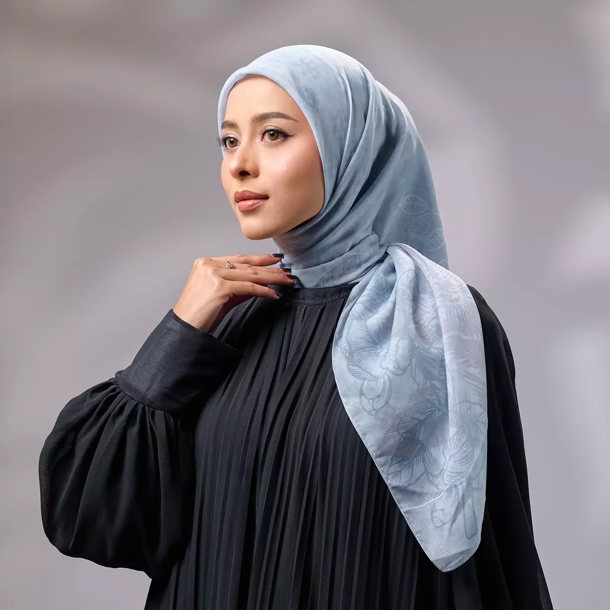 ZM Zaskia Mecca - New Jola Grey Tasdia Voal Scarf Kerudung Segi Empat Wangi Water Splash Ultra Sonic