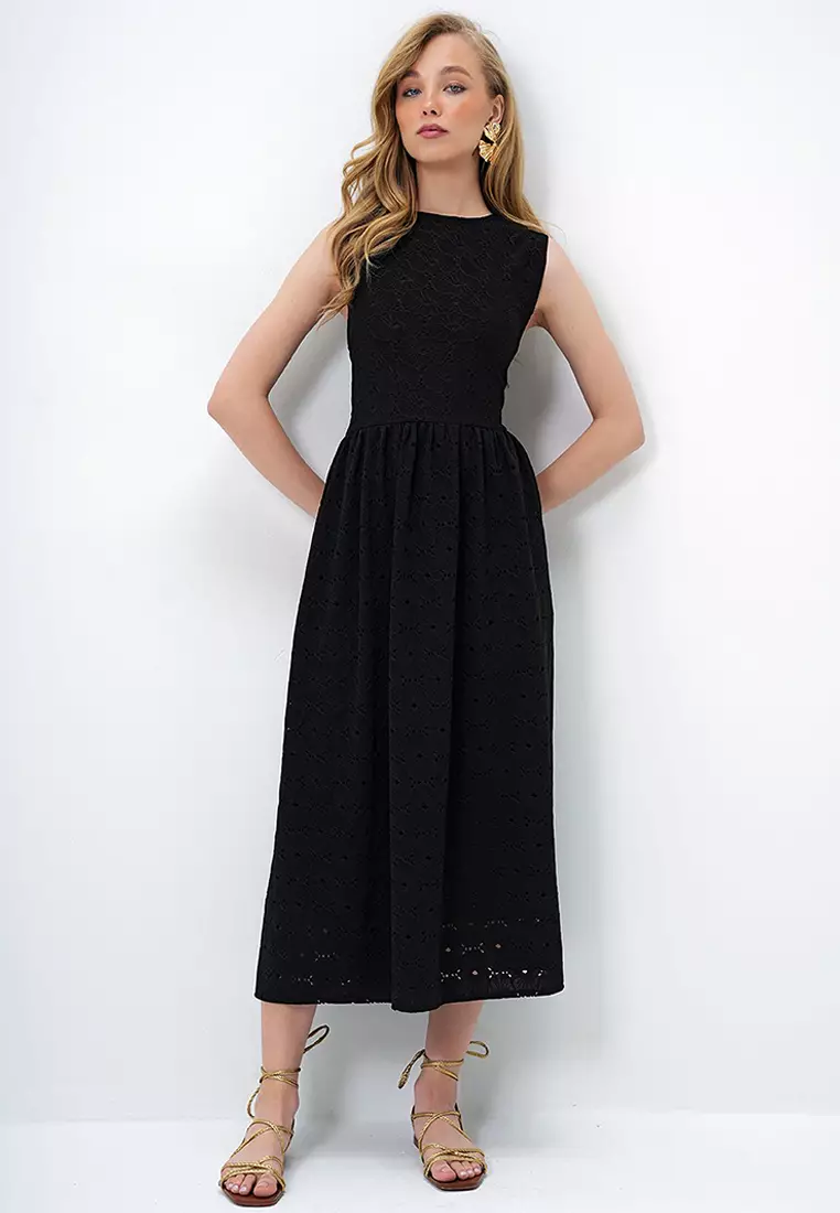 Women's Black Hidden Zipper Sleeveless Premium Guipure Dress Alc-X14143