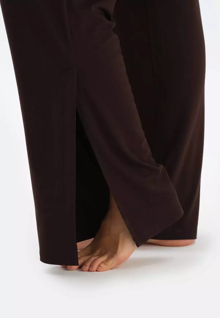 Off White T-Shirt & Trousers Knitwear Set, Boat Neck, Regular, Long Leg, Short Sleeve Sleepwear for Women