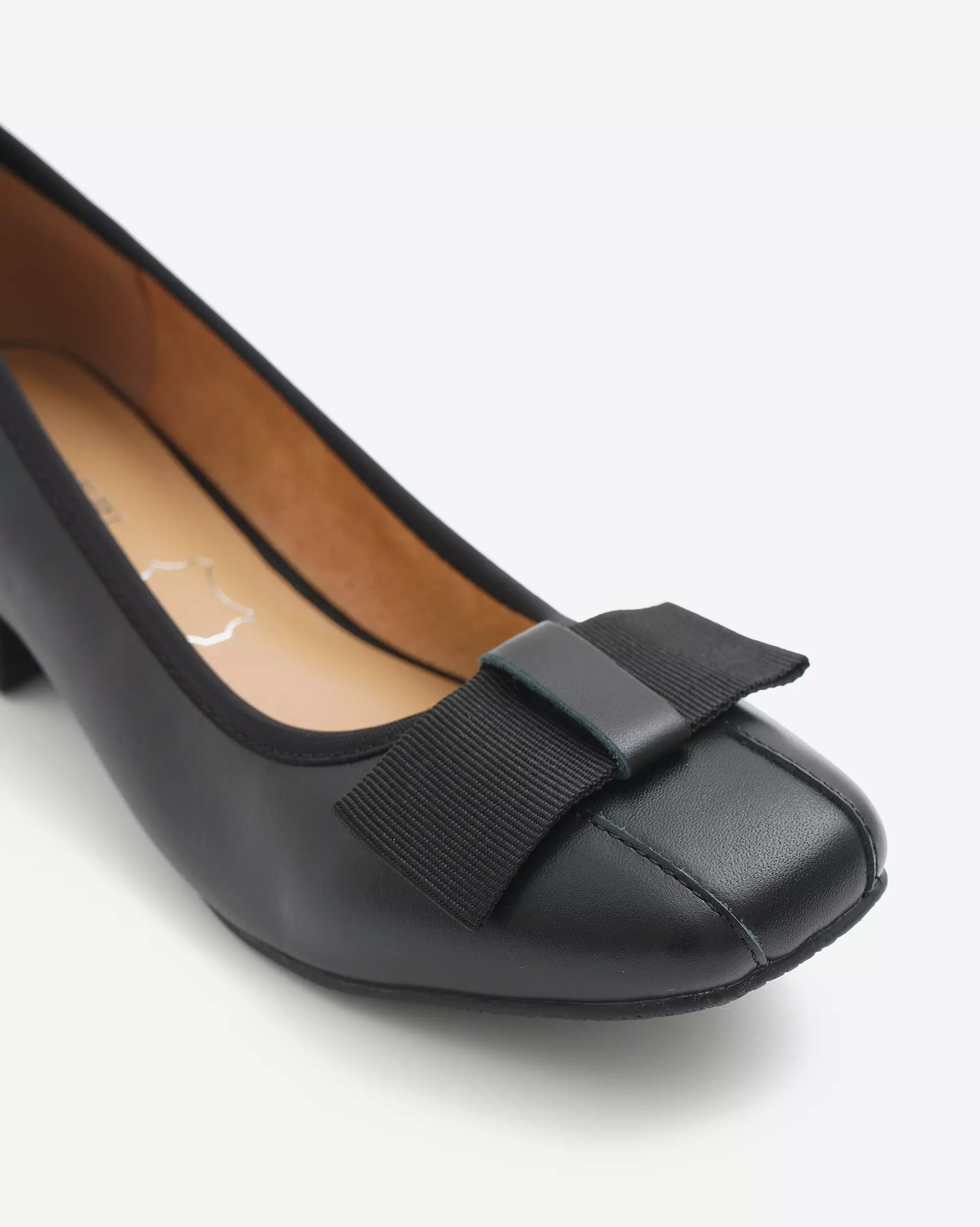 Buccheri Quinby Heels Women Black