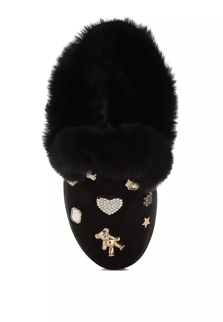 Charm Detail Slip On Snow Boots In Black