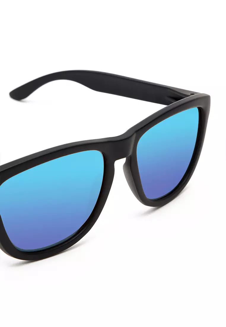 HAWKERS Carbon Black Sky ONE Sunglasses for Men and Women. UV400 Protection. Official Product Designed in Spain