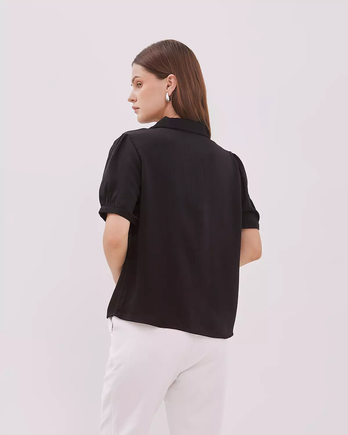 WOMEN'S BLACK SHORT SLEEVE BLOUSE