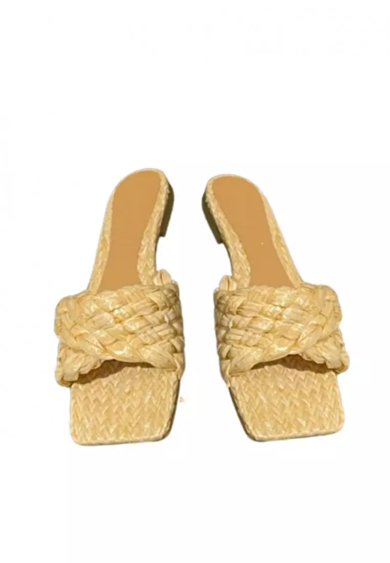 Discount on THE LOUNGE EDIT  shoes - SKU: Ashina Flat Sandals