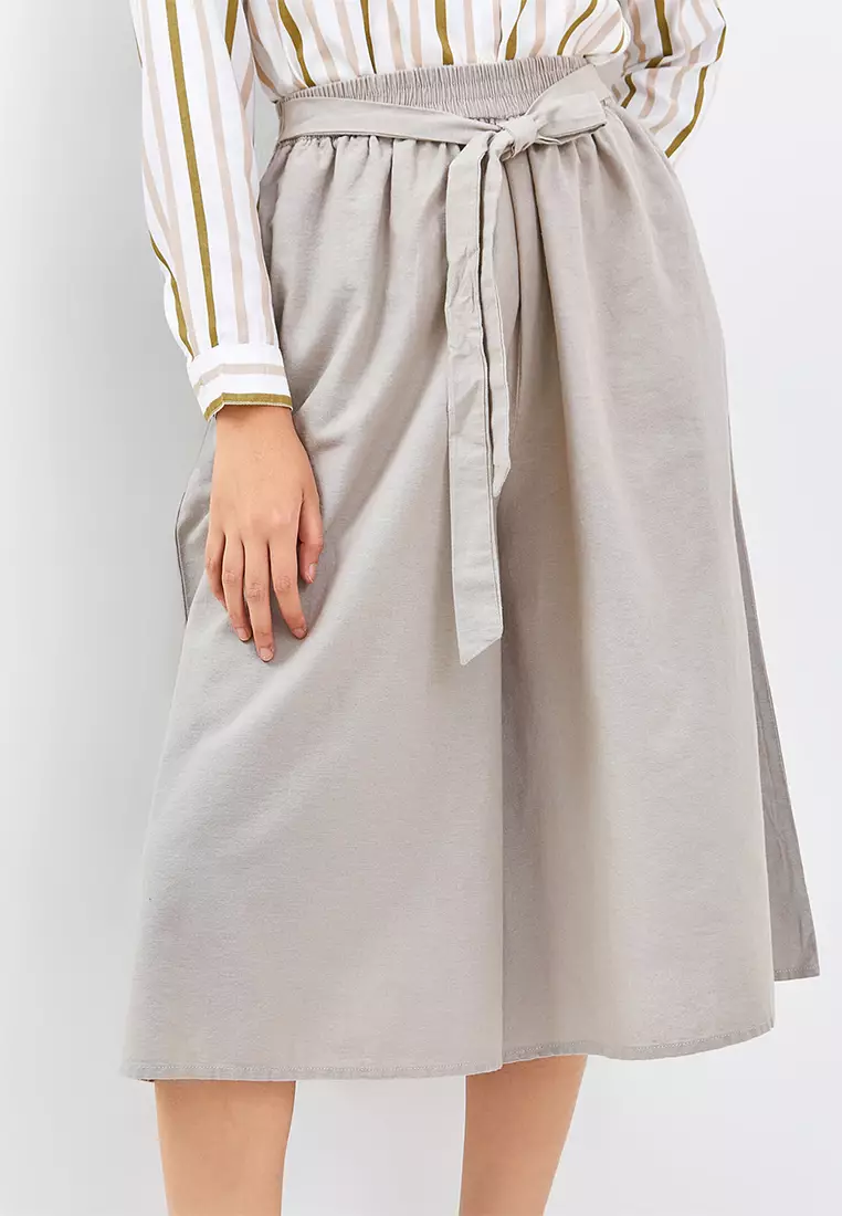 C2 Urvila Grey Wide Culotte Pants Wanita