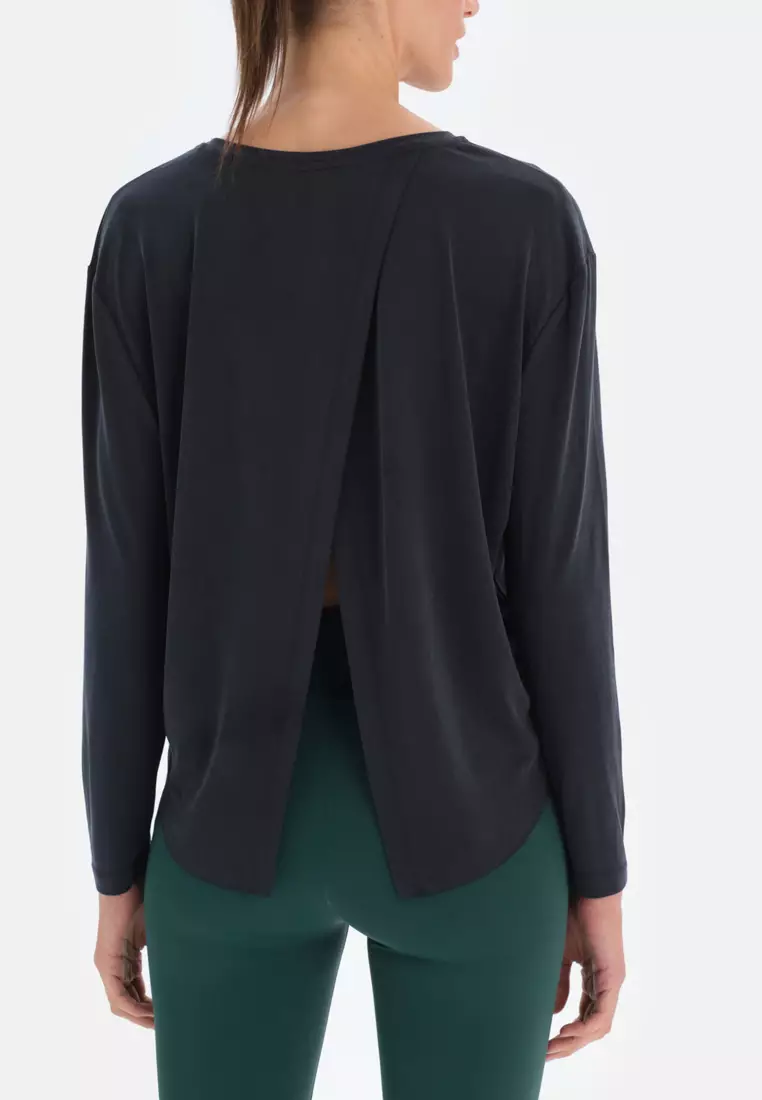 Black T-Shirt, U-Neck, Regular Fit, Long Sleeve Activewear for Women