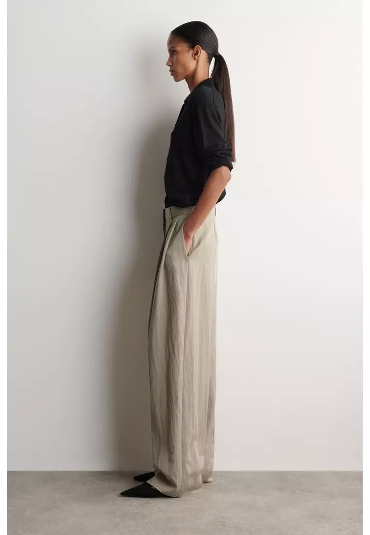 RELAXED FLUID WIDE-LEG TROUSERS