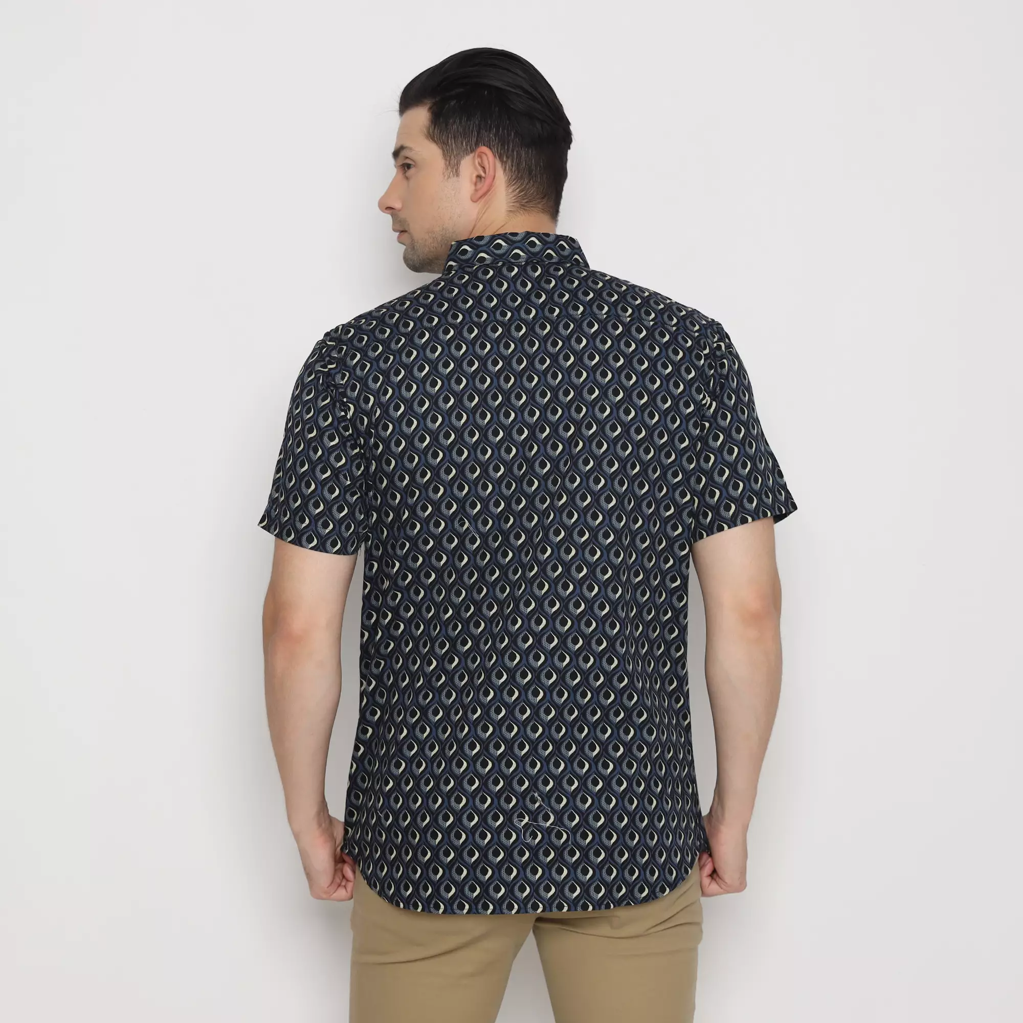 Platini Kemeja Motif Pria Lengan Pendek Katun Navy 132235