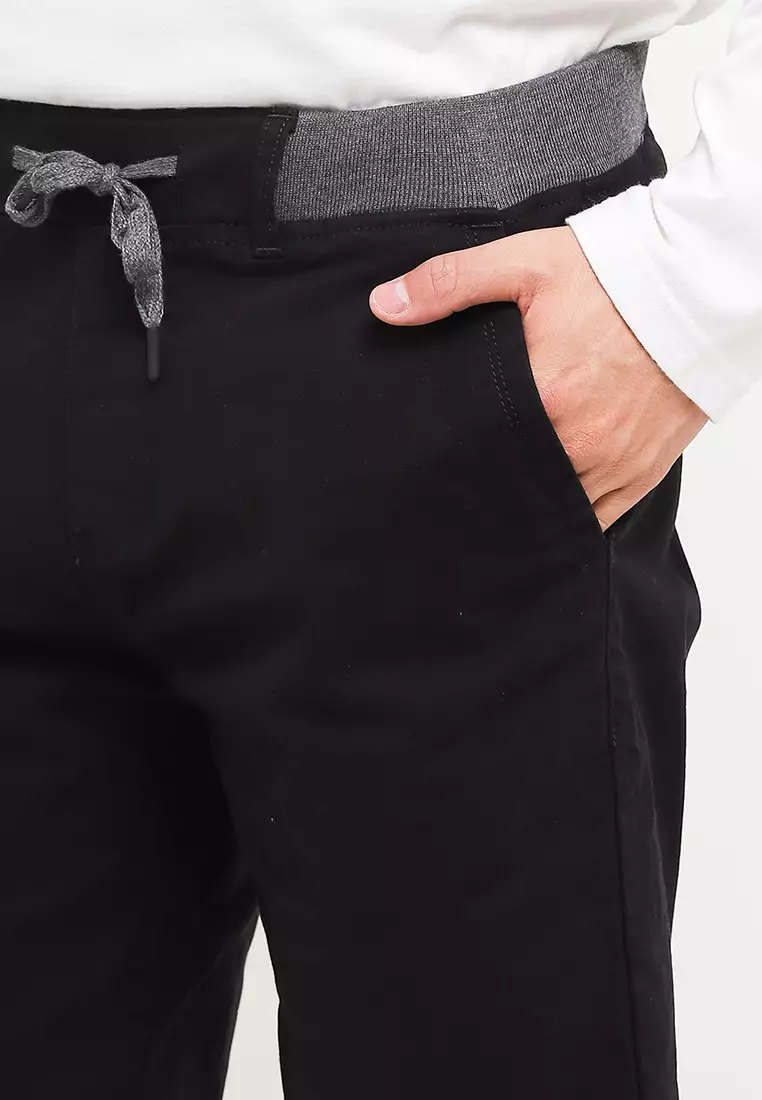 TRIPLE Celana Pendek Chinos Stretch (261 848S BLK)