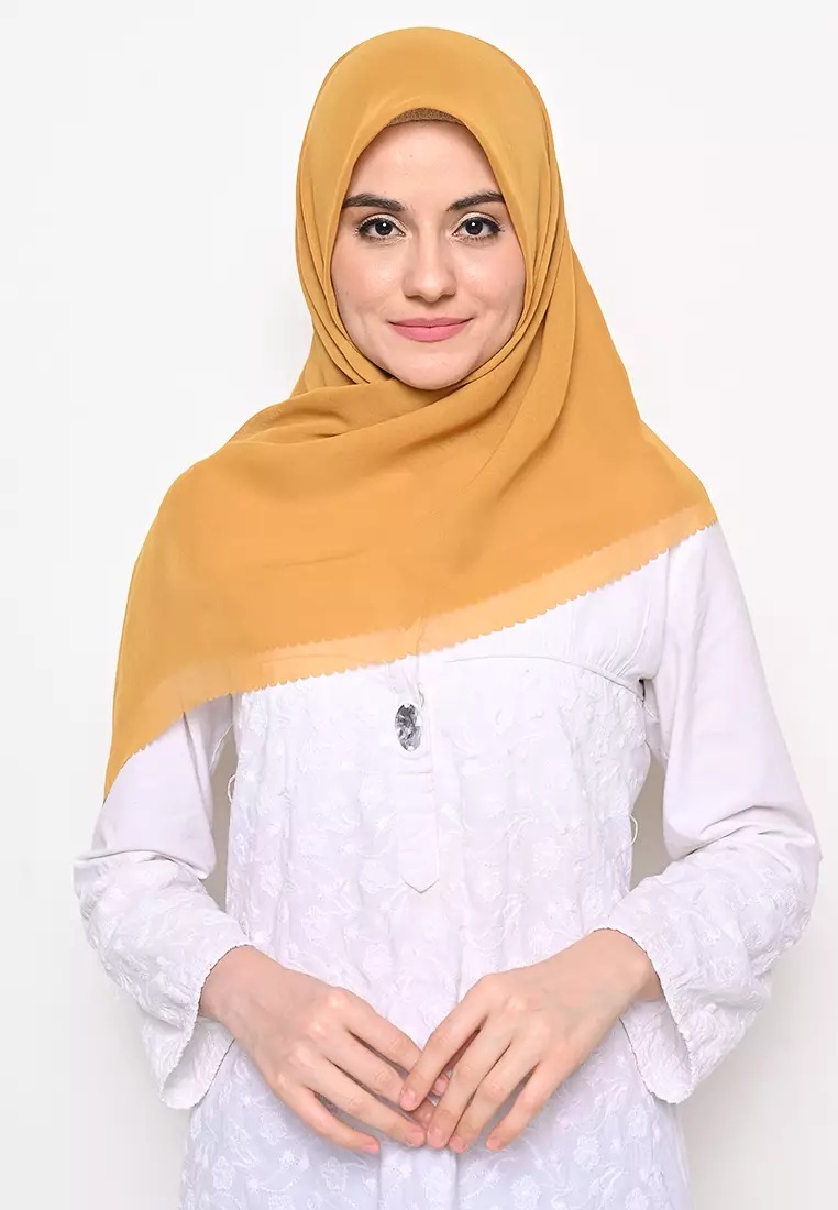 Hijab Segi Empat Voal Gucci Lasercut Mustard