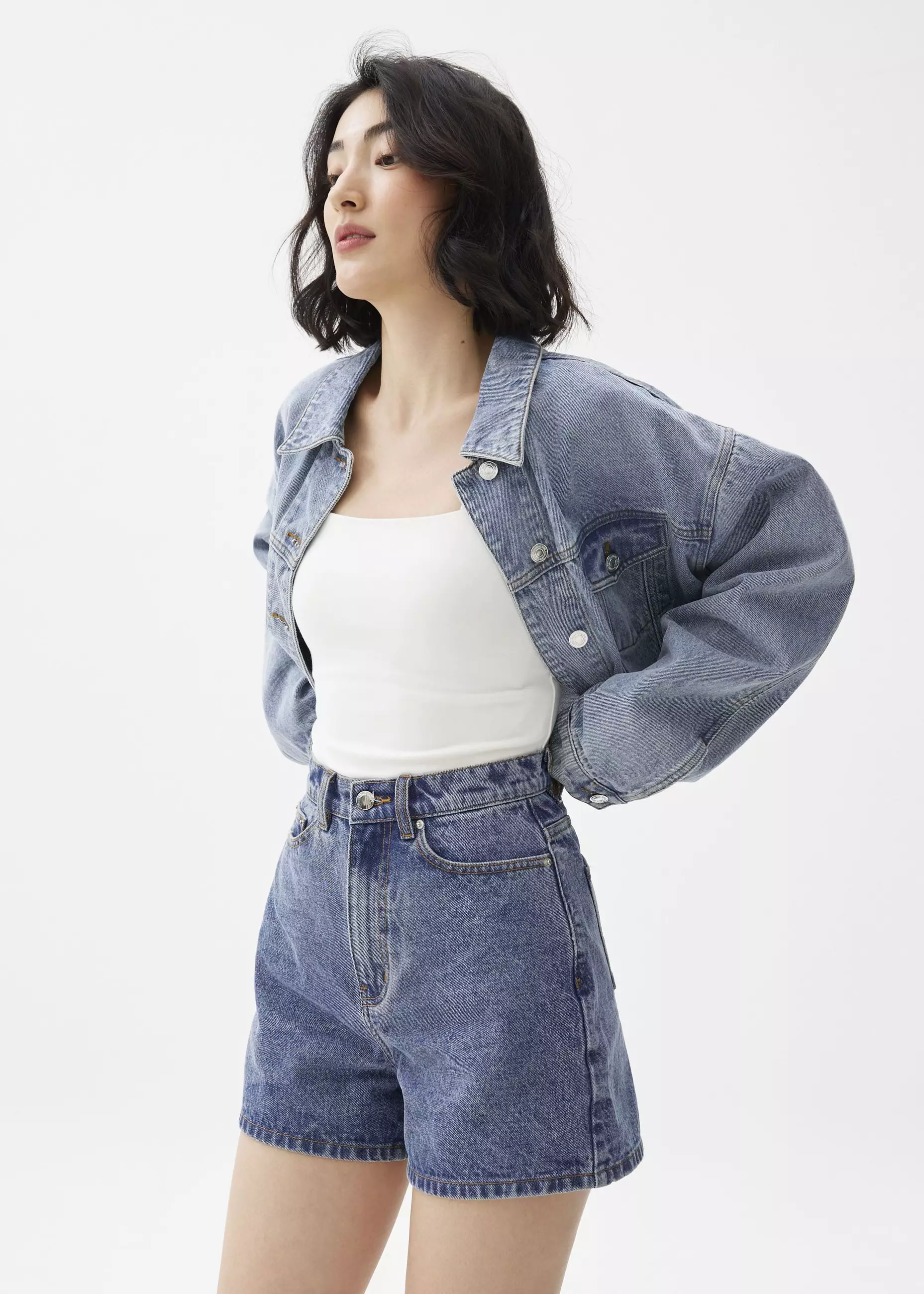 Celana Pendek Wanita - Yuki Classic Denim Shorts