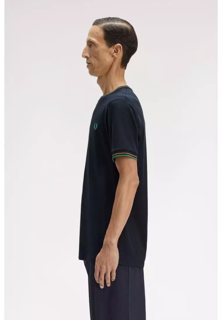 Fred Perry M1588 Twin Tipped T-Shirt (Navy / Dark Caramel / Sport Green)