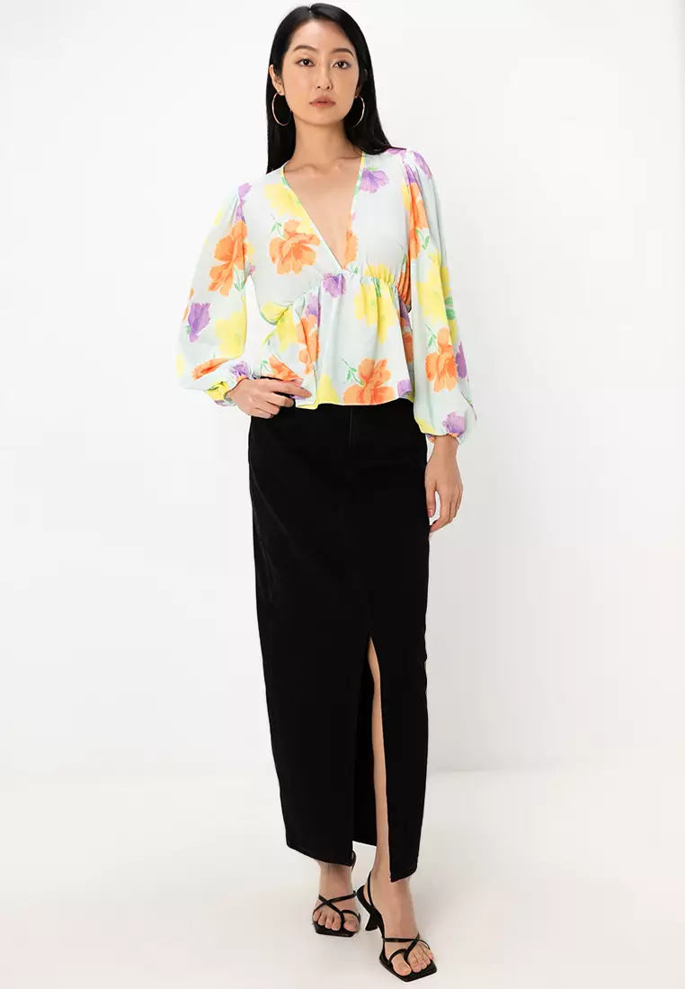 V-Neck Volume Sleeves Peplum Hem Top