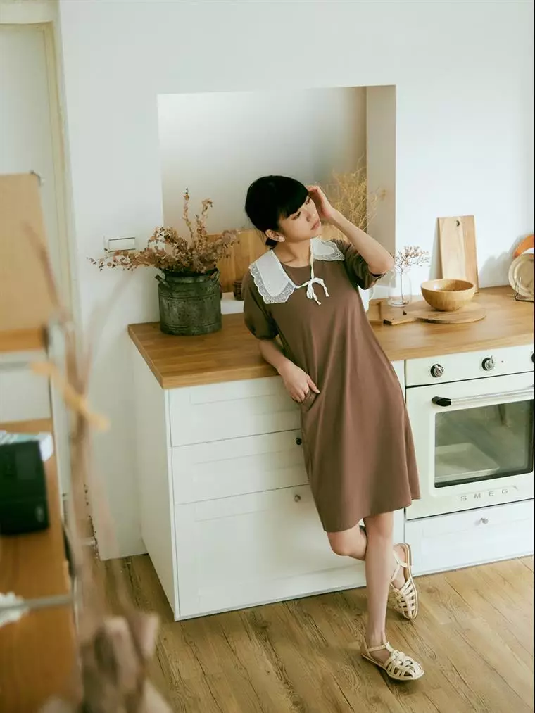 knee length dresses for ladies Beau Blue Chest Pocket Raw Hem Denim Loose Shirt Dress main image 0