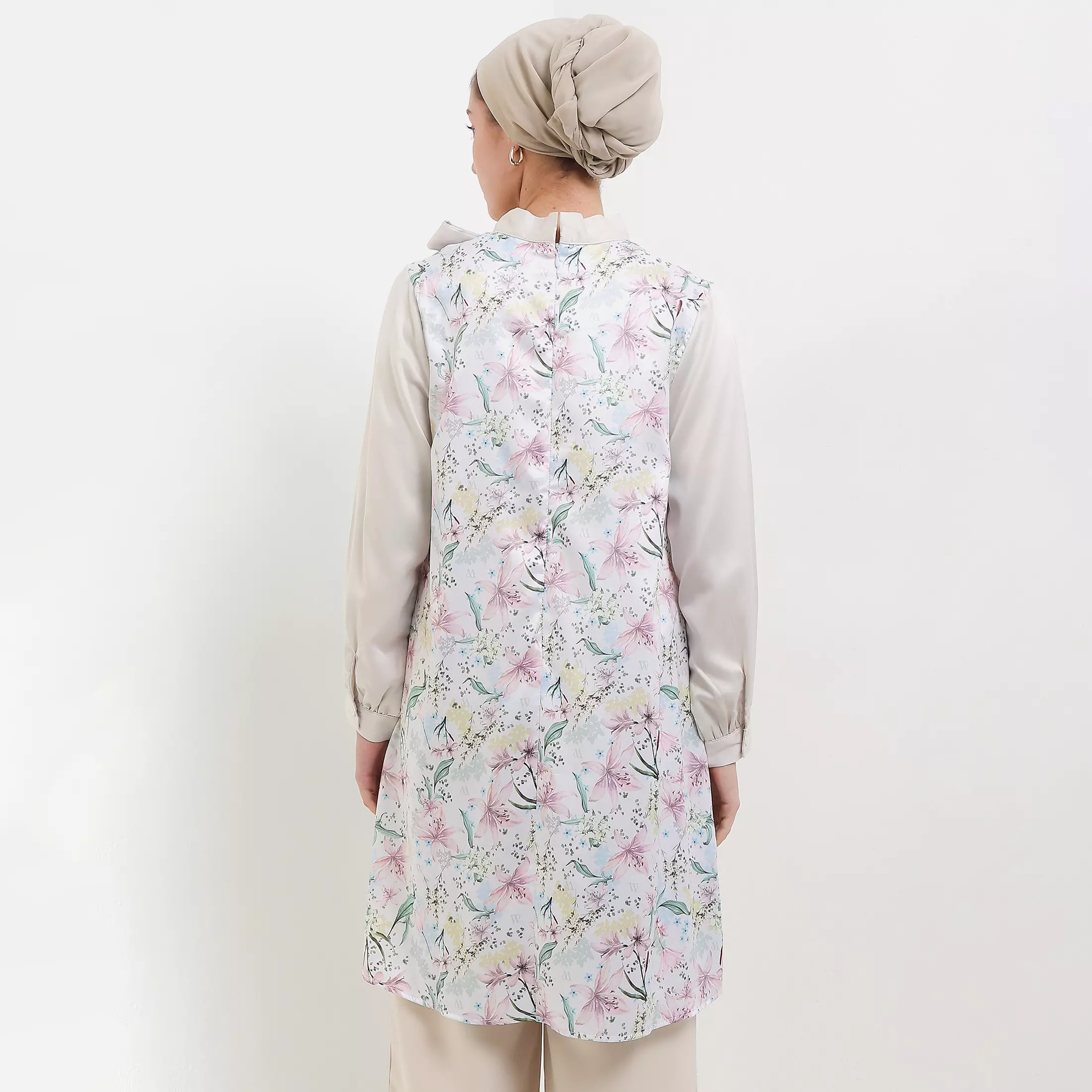 MFMW Arfani Tunik Satin Multicolor Motif Bunga