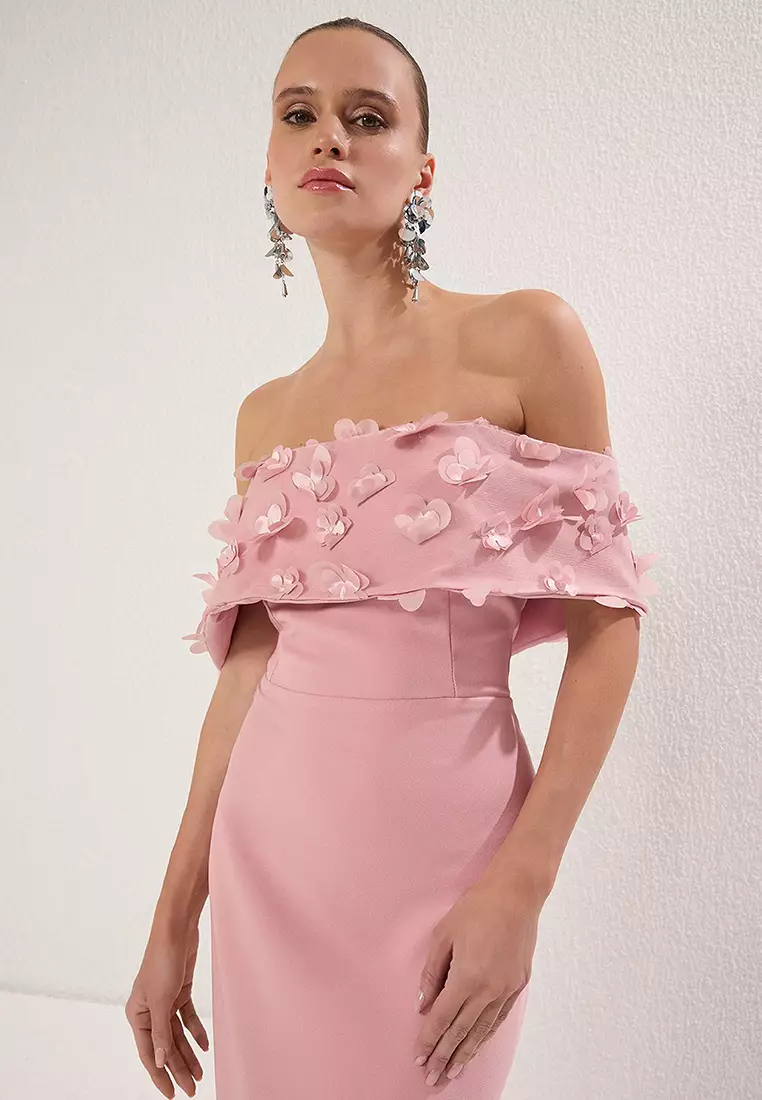 Dusty Rose Carmen Collar Flower Applique Detailed Woven Long Evening Night Graduation Dress TPRSS25AE00107