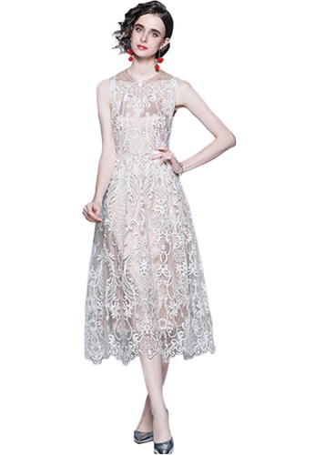 Sunnydaysweety white Gentle Wind Embroidered Sleeveless Waist One-Piece Dress A22050703 1AE8CAA6CA83BBGS_1