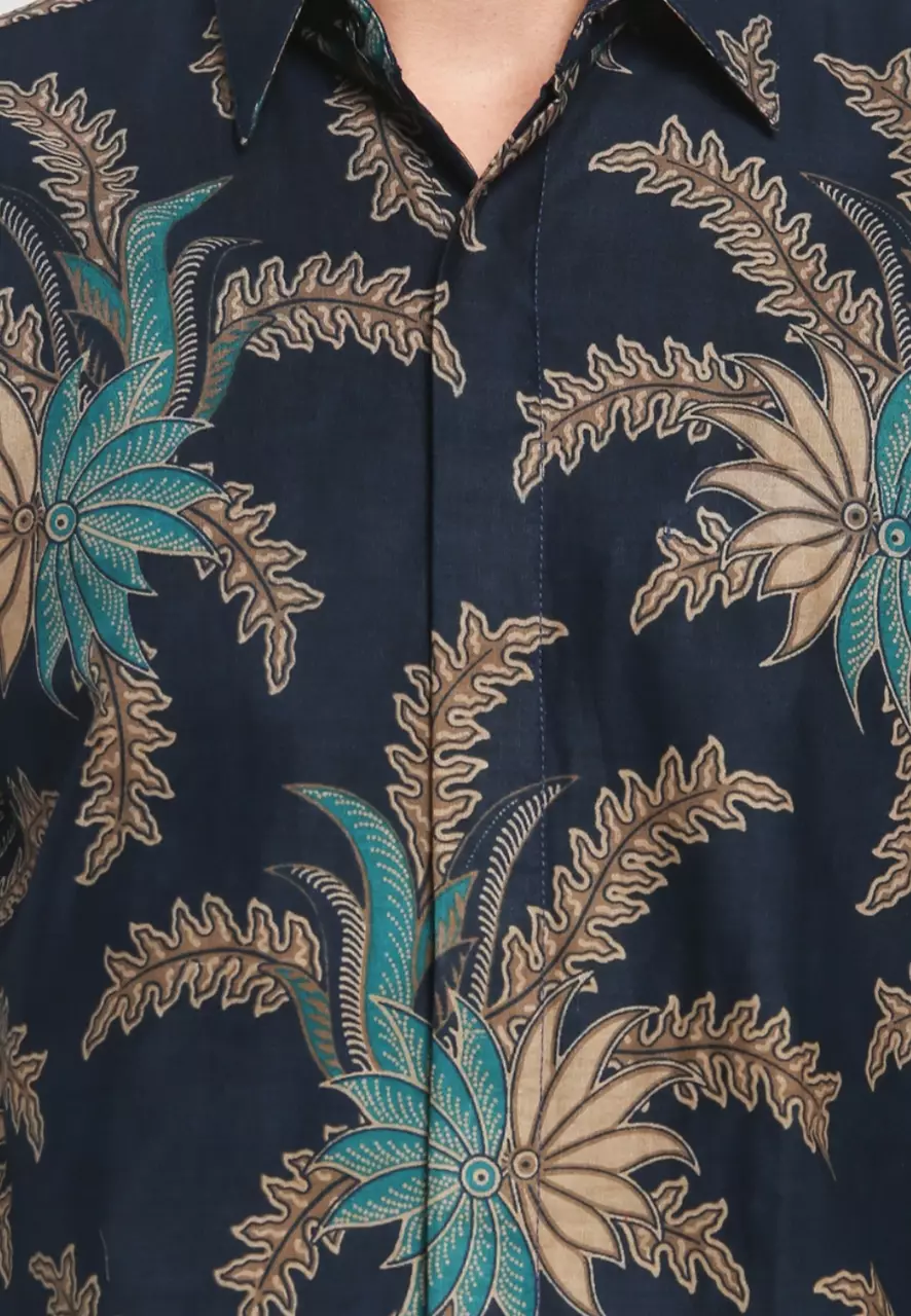 Kanwa Navy Kemeja Batik Pria Premium Slimfit Modern Lengan Panjang