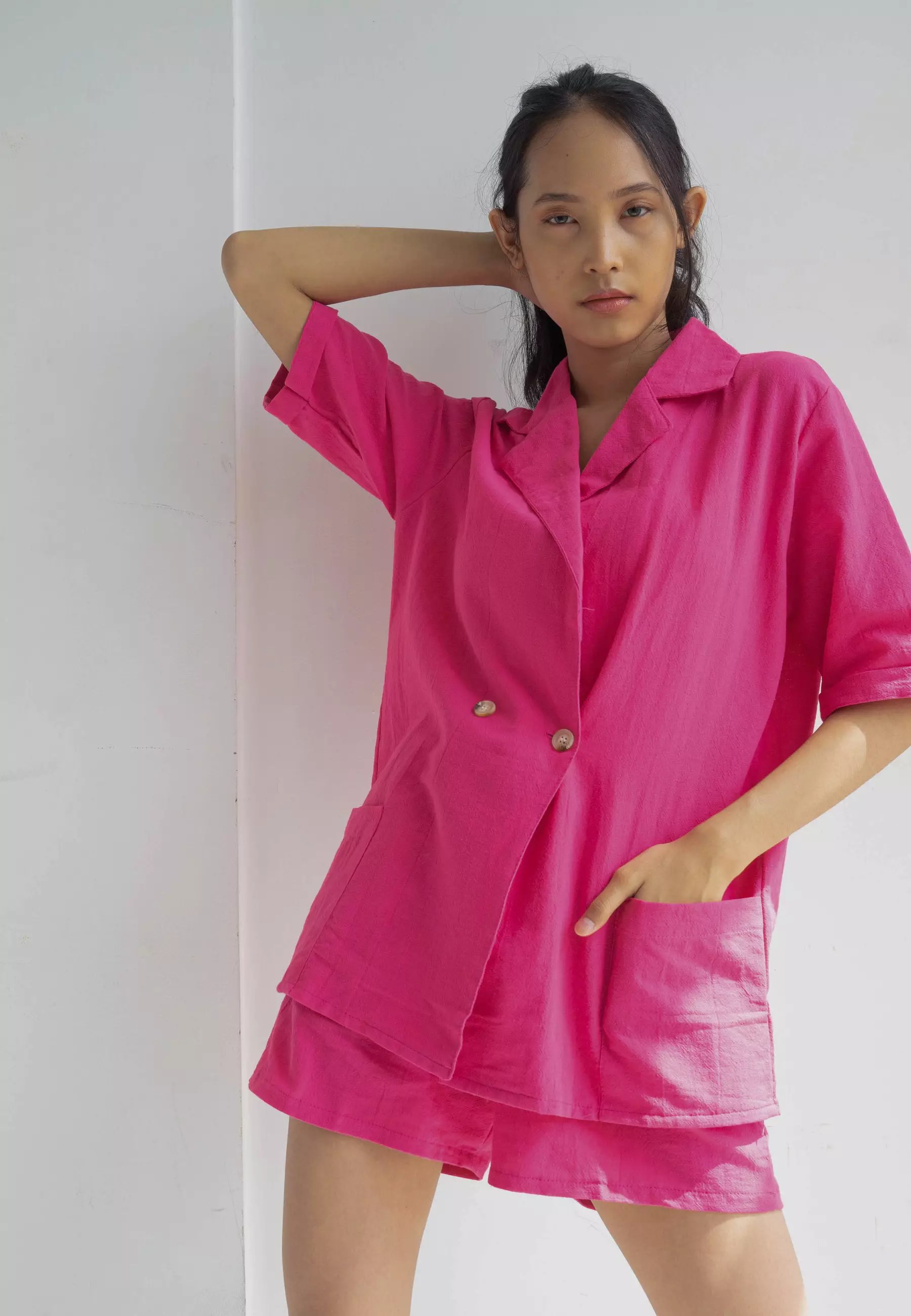 Houseofcuff Meadow Set in Pink Fuschia Setelan Blazer & Celana Pendek Linen