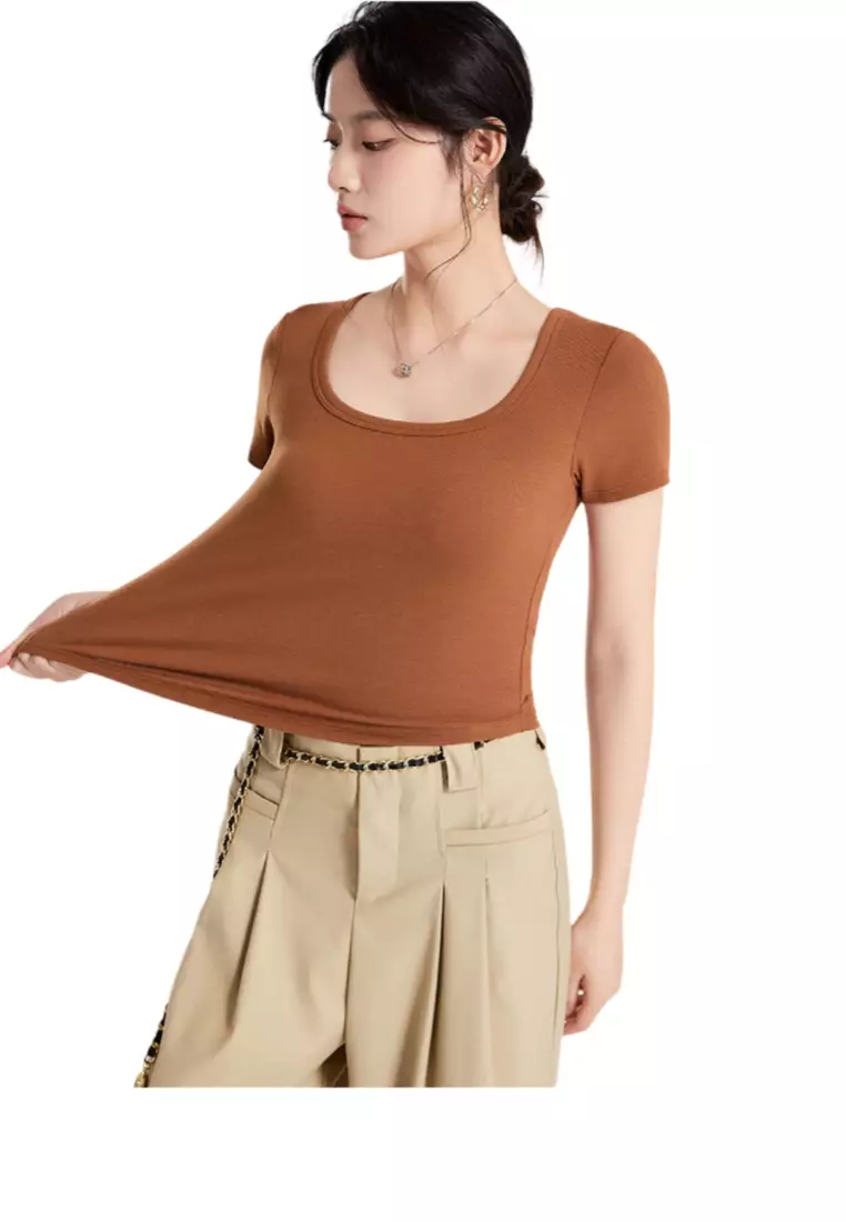 Irregular Hem Short-Sleeved T-Shirt with Chest Pad