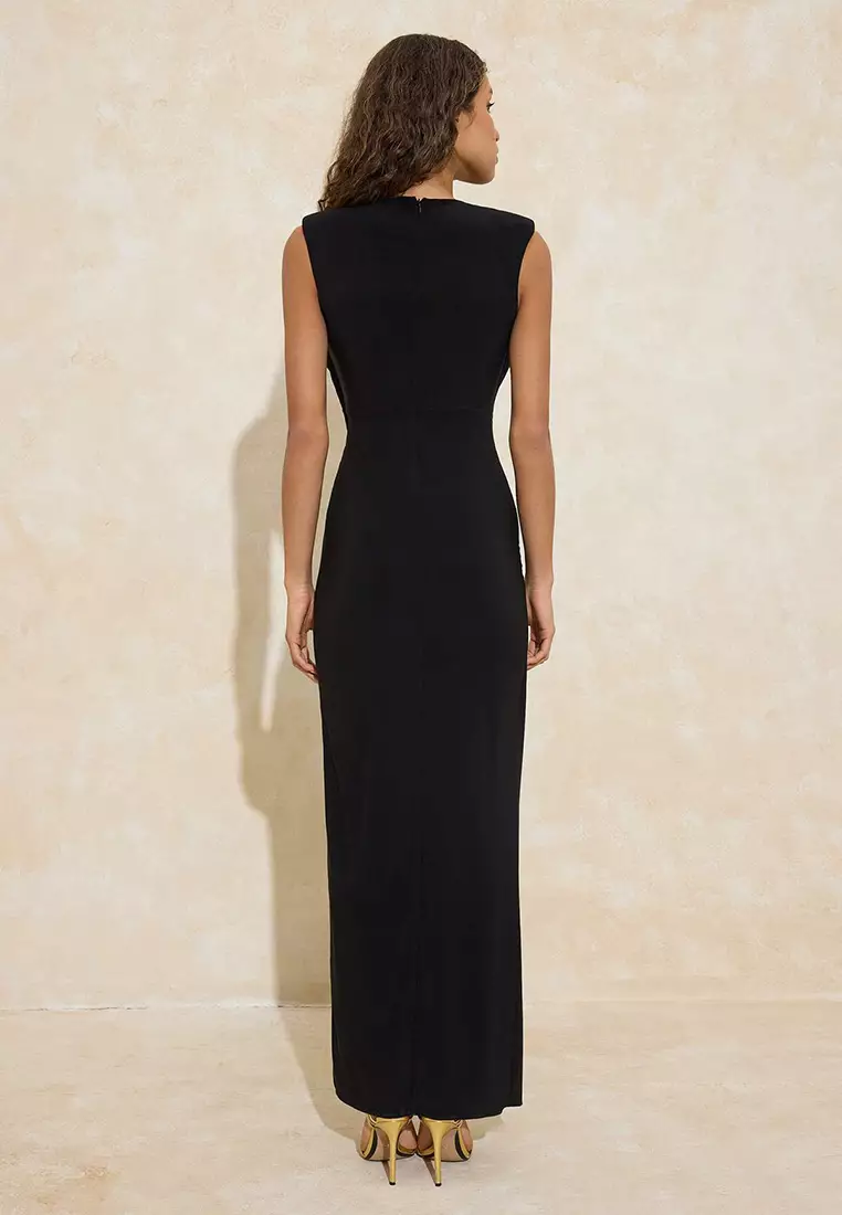Accessory Detailed Maxi Dress