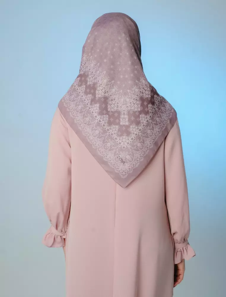 ZOLA Scarf Dark Grey - Kerudung Hijab Segiempat Motif With Pouch Ziplock - Bahan Poly Fine - Ukuran 110x110
