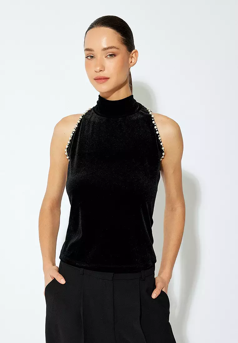 Slim Fit Sleeveless Stand Collar Stoned Velvet Top