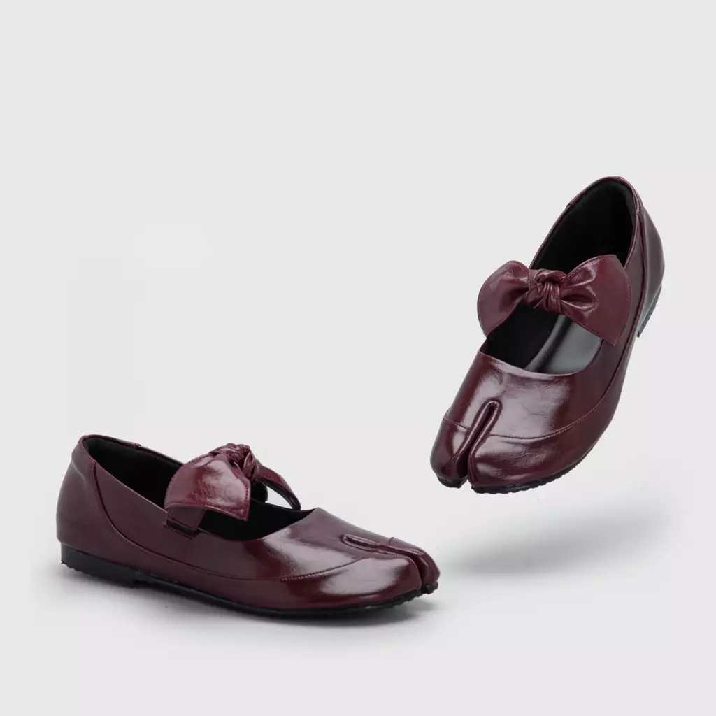 Valeeqa Flat Shoes Maroon