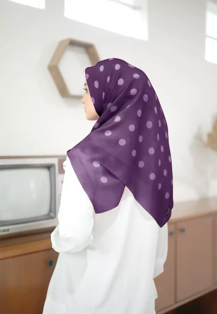 Polka Dot Printed Scarf | Hijab Segiempat Motif - Purple Eggplant