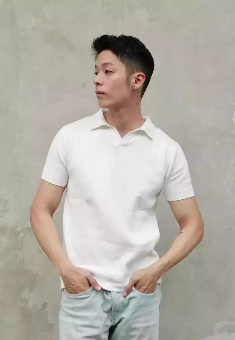 Kale Ronald White/ Polo Shirt rajut premium berbahan dasar cotton wool