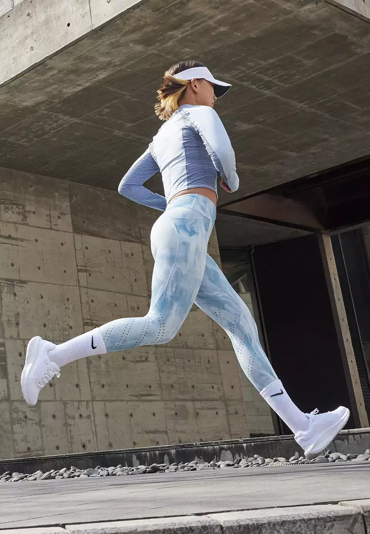 Winflo 11 Road Running Shoes