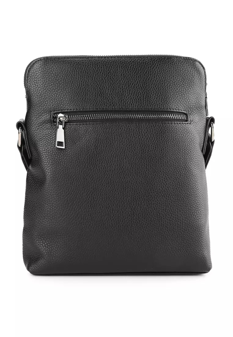 Tas Selempang Pinggang Dengan Desain Dark Tone Untuk Urban Masculine Look