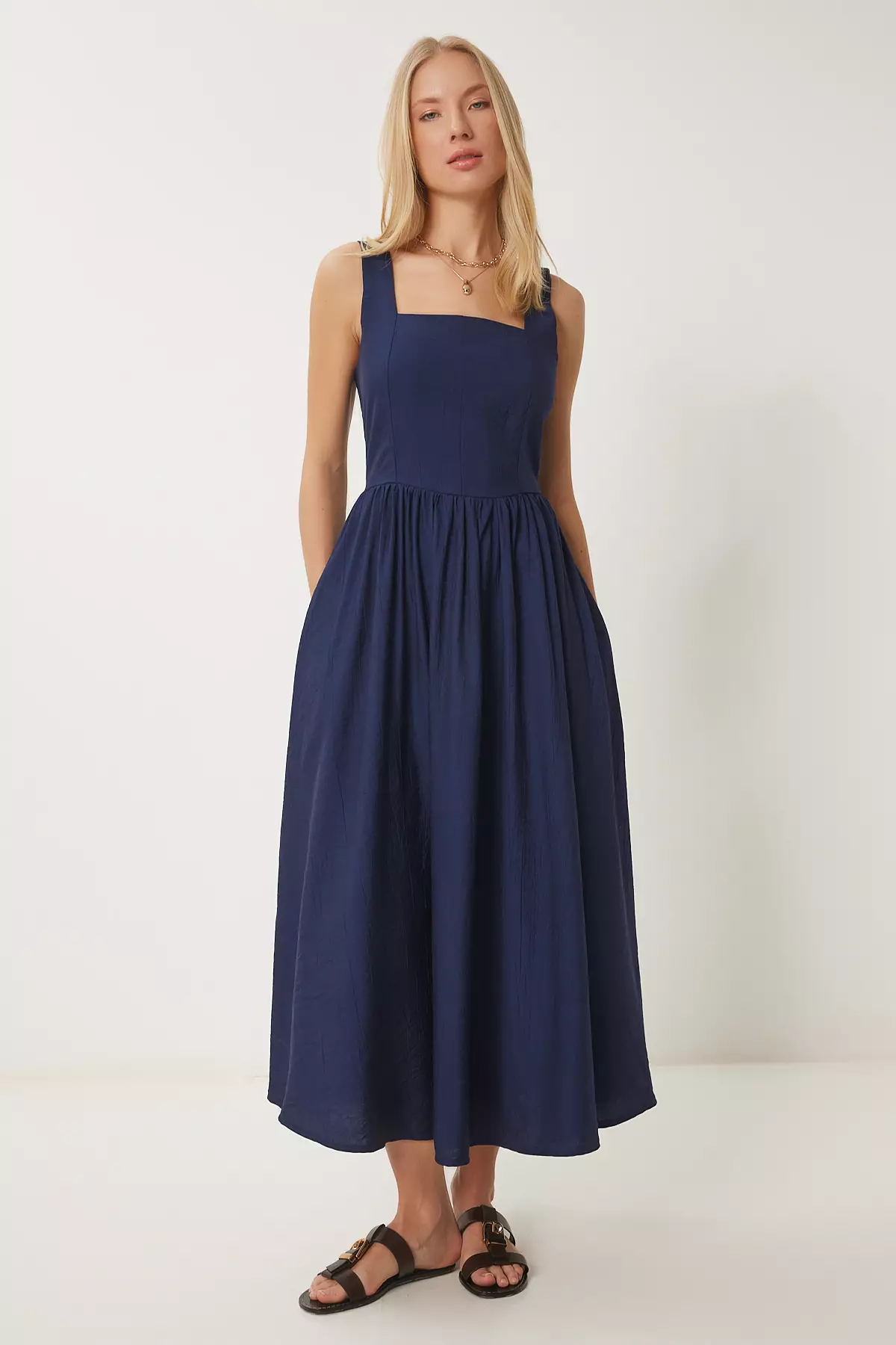 Women's Navy Blue Wrinkle Effect Flared Woven Dress Ub00339