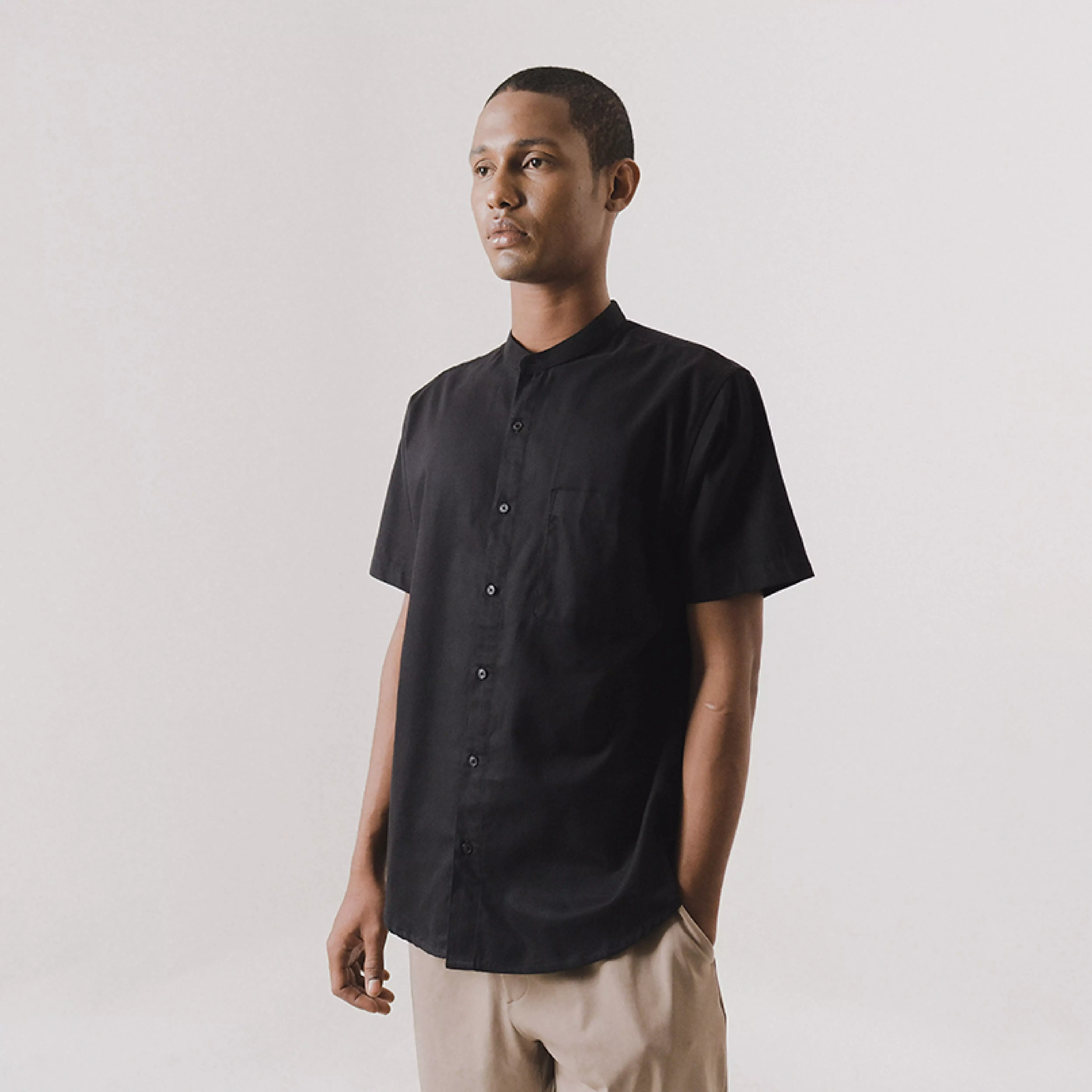 LARUSSO X Rizky Ridho - Form + Focus - Koko Ultra Soft Lengan Pendek - Jet Black