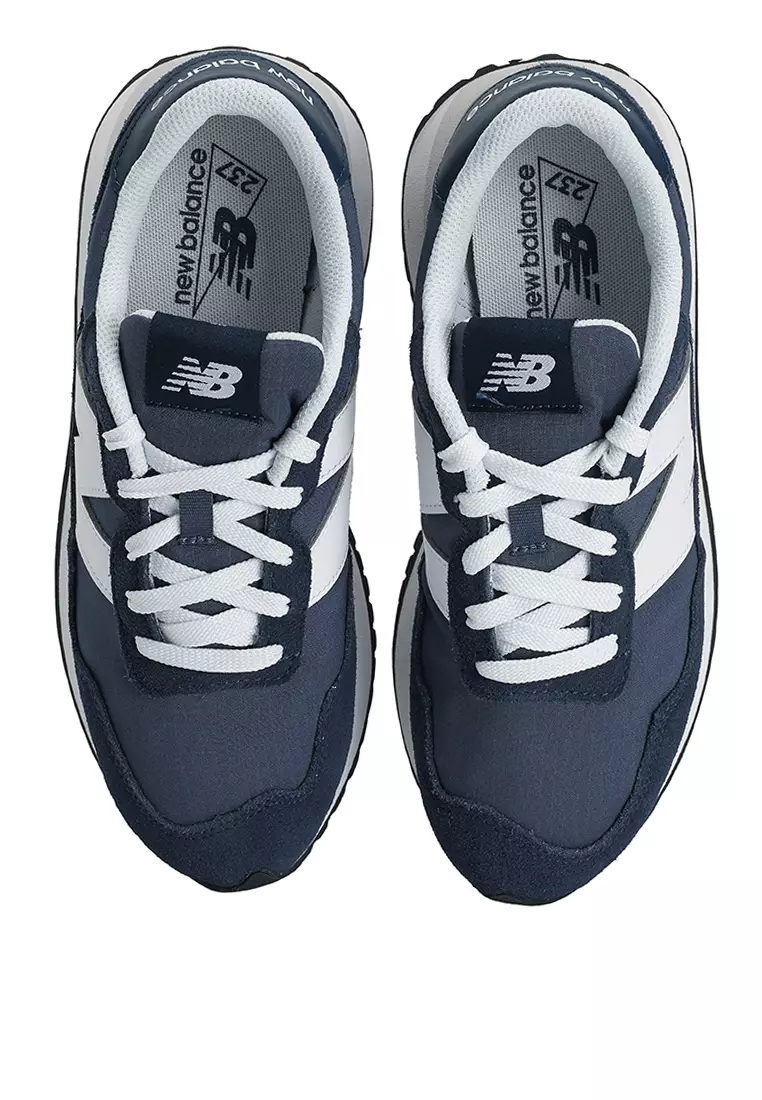 237 Classic Lifestyle Shoes