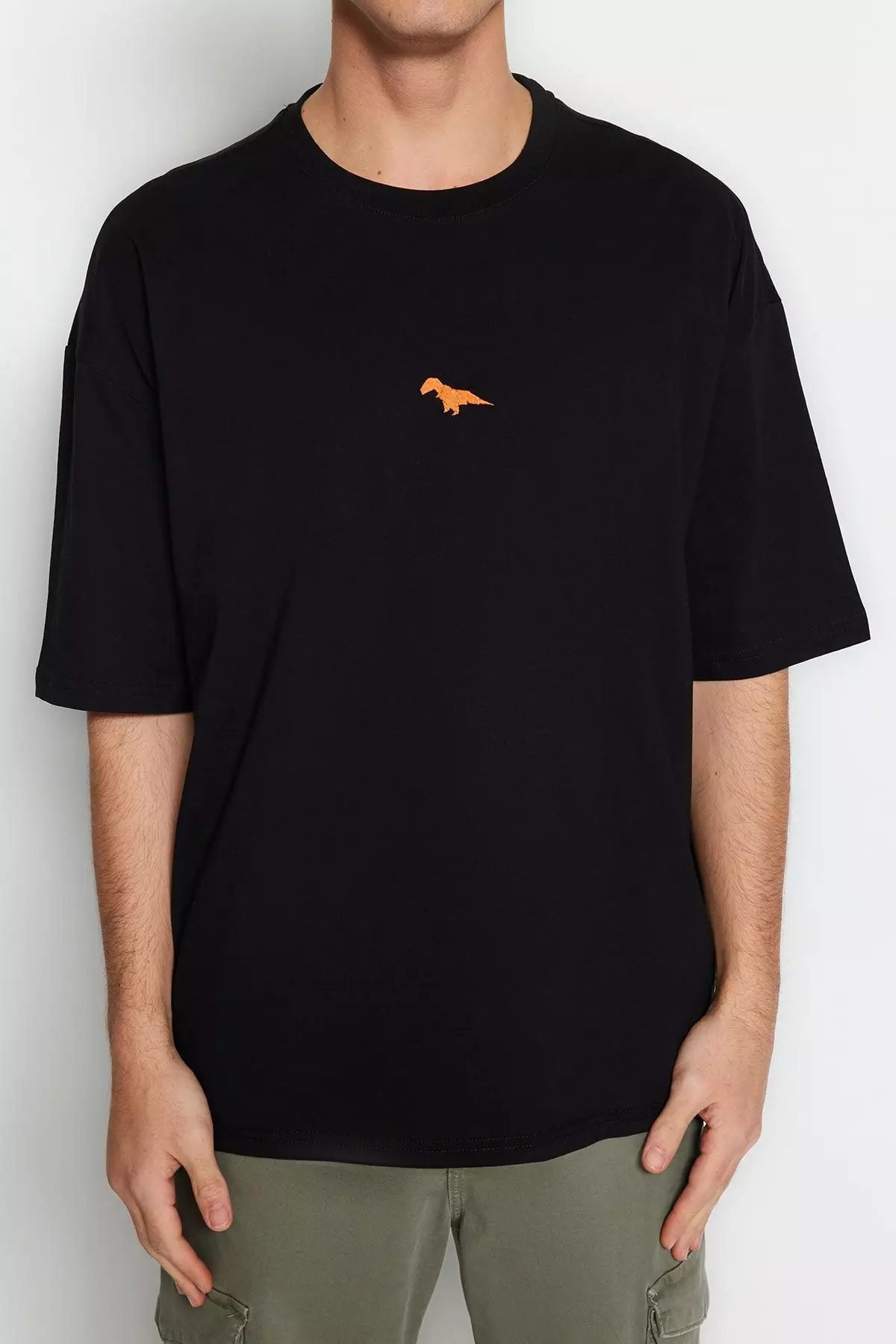 Plus Size Black Oversize/Wide Cut 100% Cotton Dinosaur Embroidered T-Shirt TMNSS24BF00013