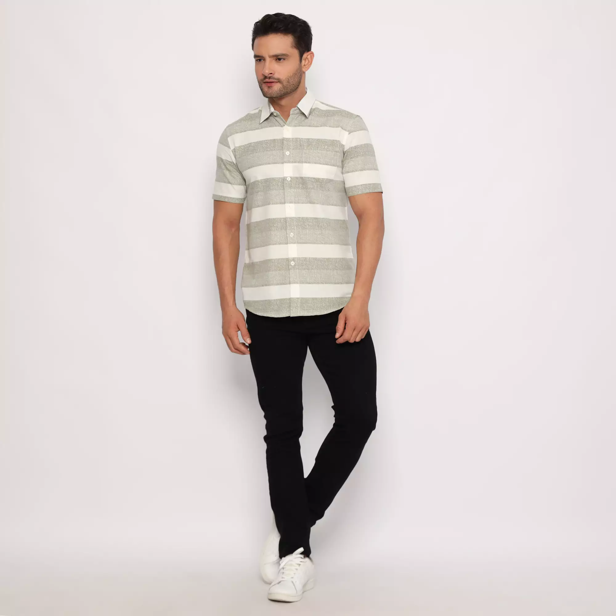 Platini Kemeja Pria Lengan Pendek Katun Oxford Hijau 73336