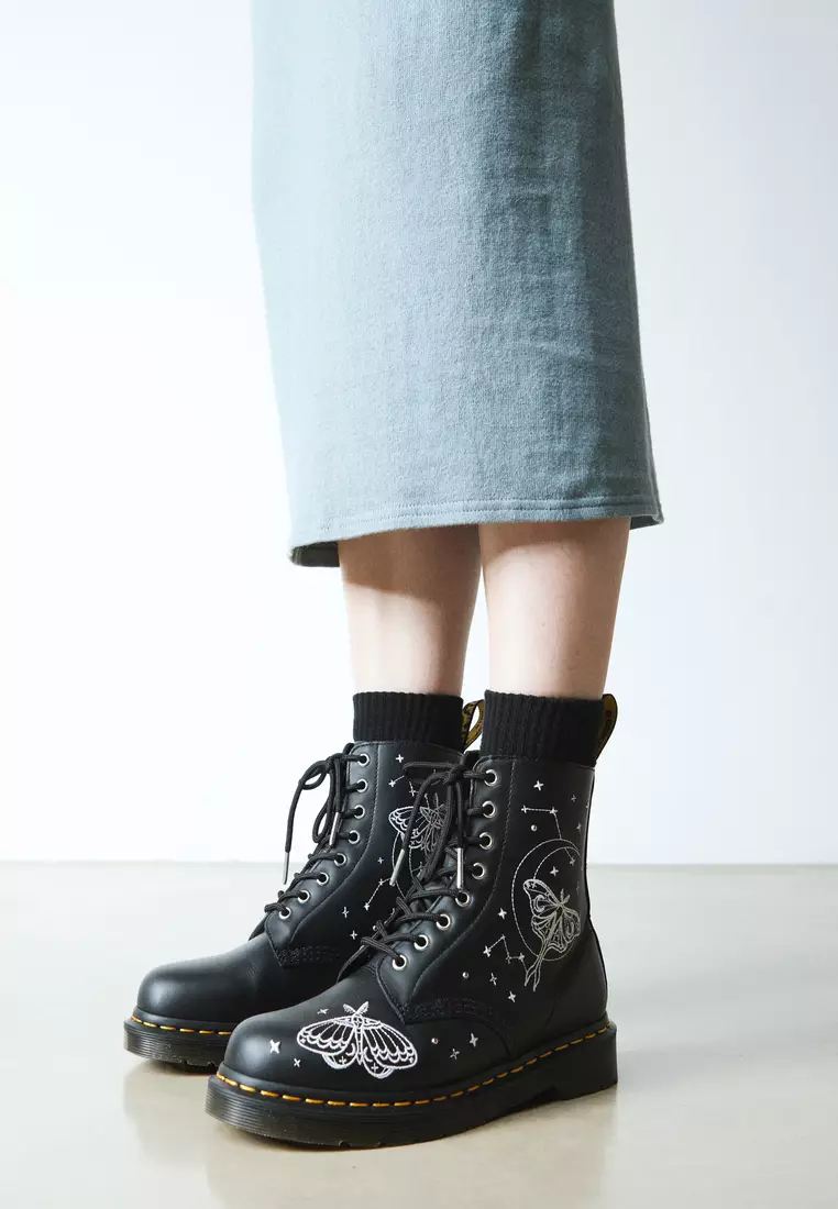 かわいい【Dr.Martens】1460 CELESTIAL MOTH 刺繍 レザー ブーツ DR. MARTENS 1460 CELESTIAL MOTH EMBROIDERED LACE UP BOOTS