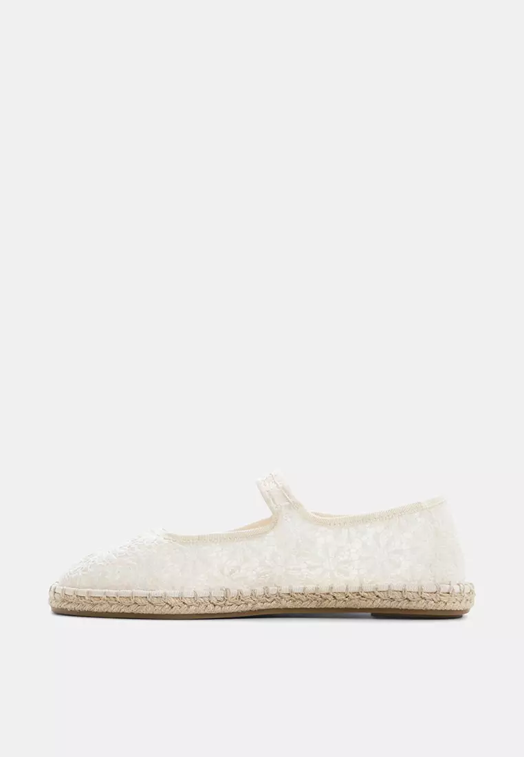 Alisse Flats