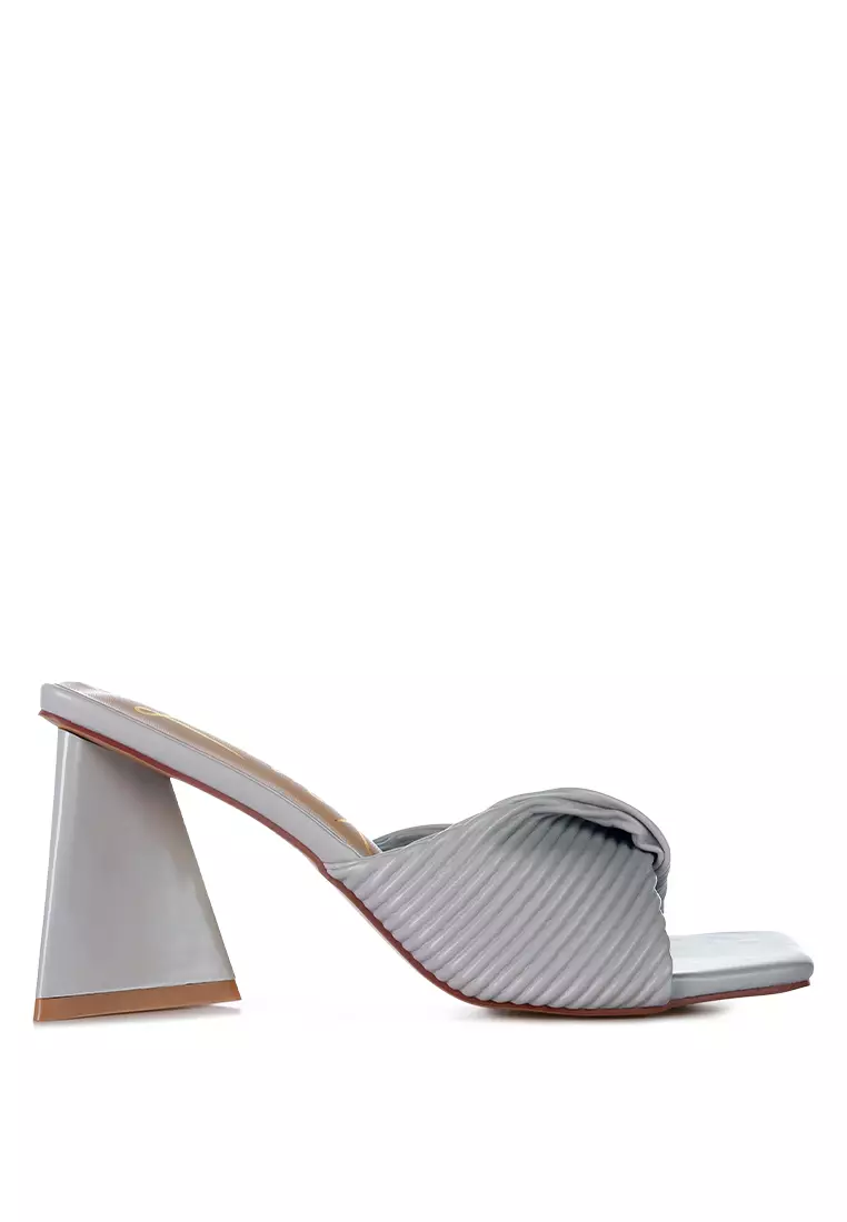 Discount on London Rag  shoes - SKU: Grey Twist Strap Block Sandals