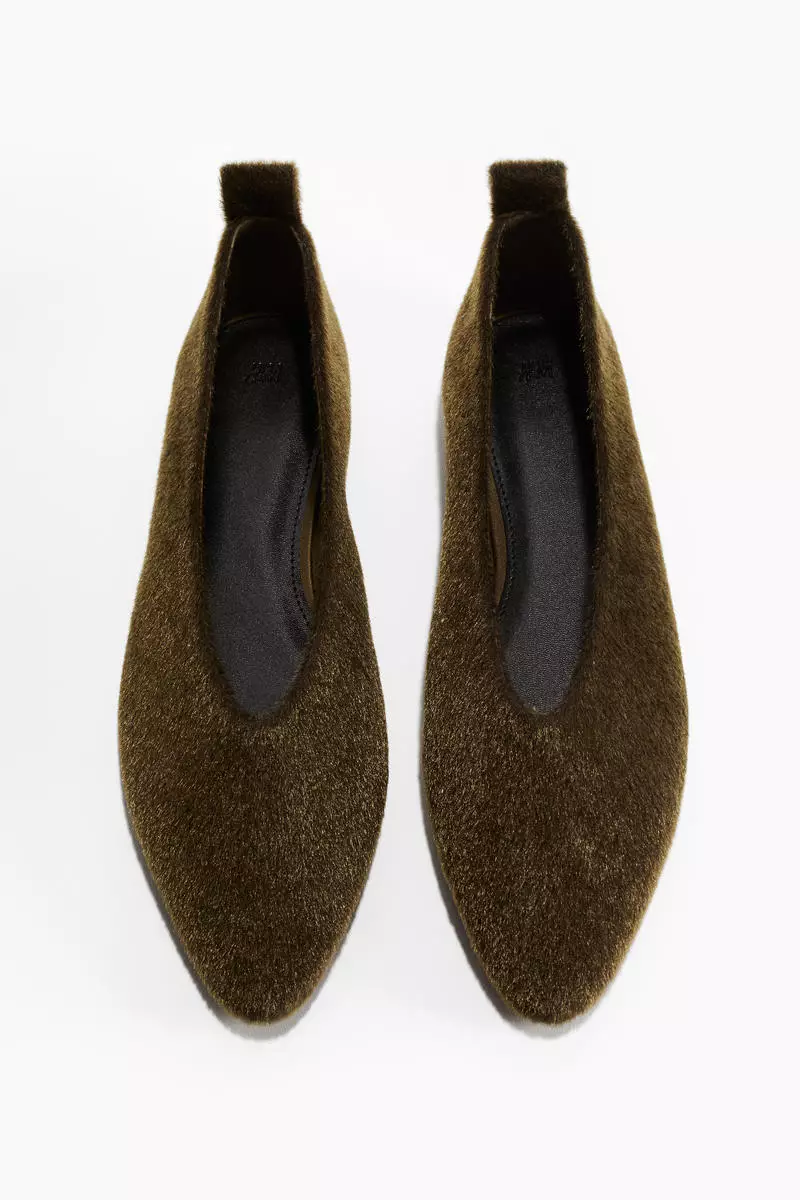 Pointed ballet flats