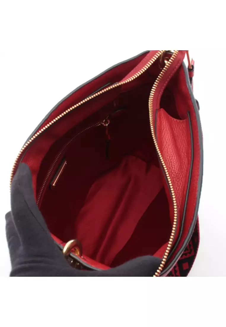 Pre-Loved MIU MIU MADRAS Madras Shoulder bag leather Red