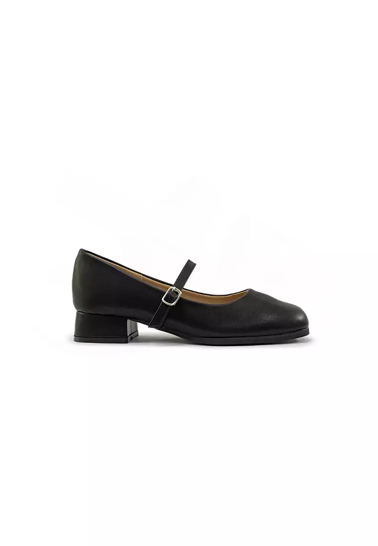 Mario D' boro Runway Women's LZ 29023 C94 Black Mary Jane shoe with strap and buckle low block heel.