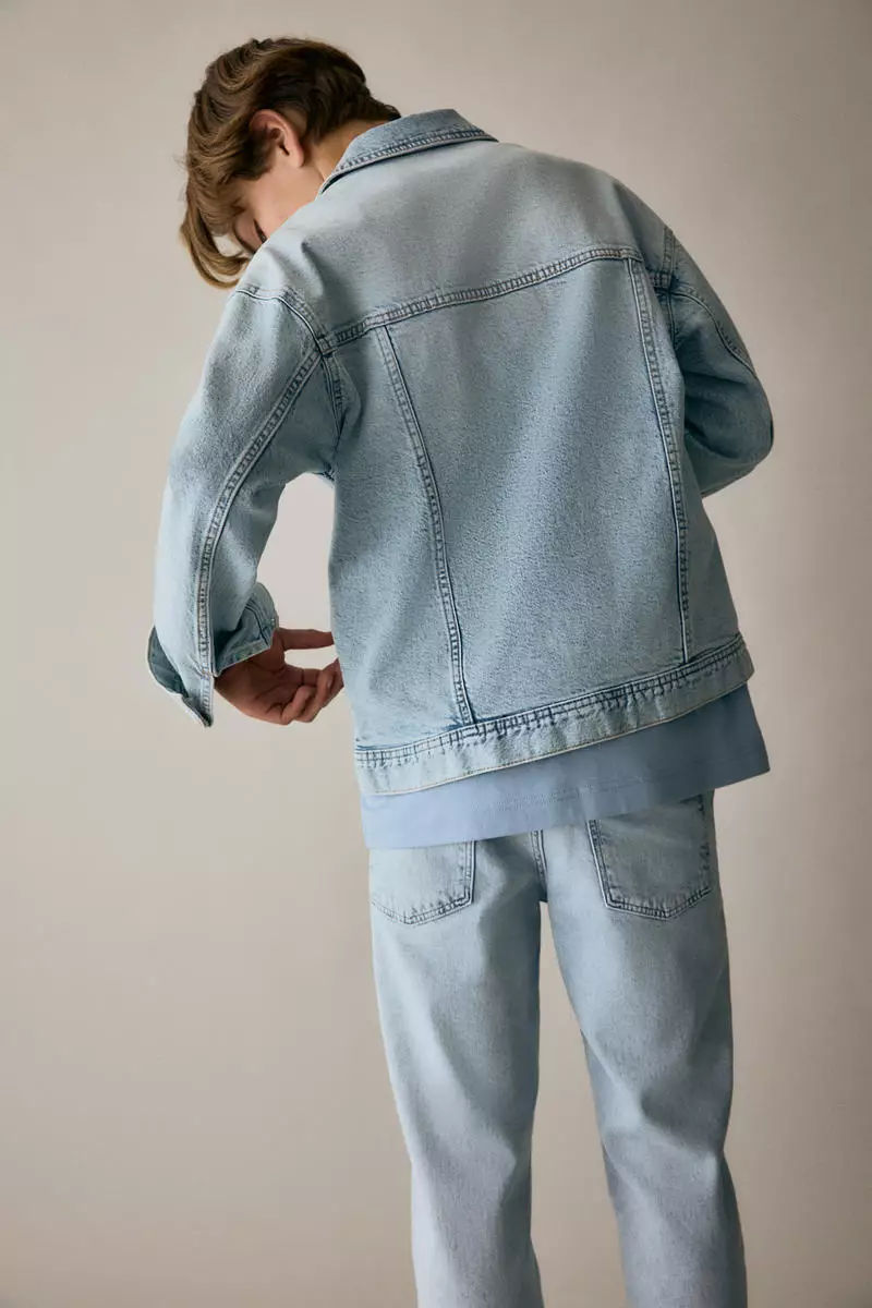 Relaxed Tapered Fit Jeans