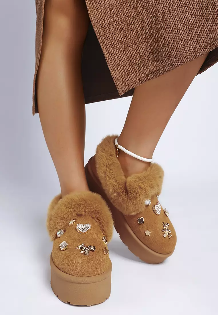 Sepatu bot salju slip on dengan detail menawan dalam warna cokelat