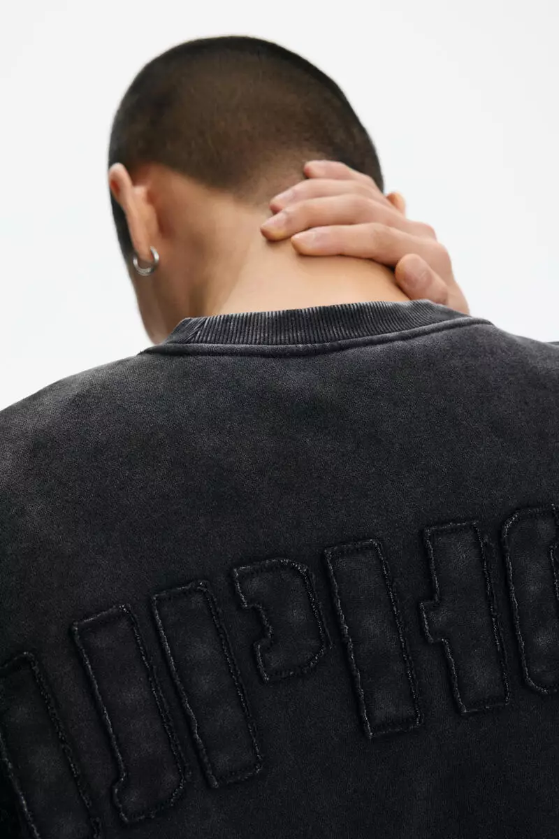 Oversized Fit washed-look sweatshirt